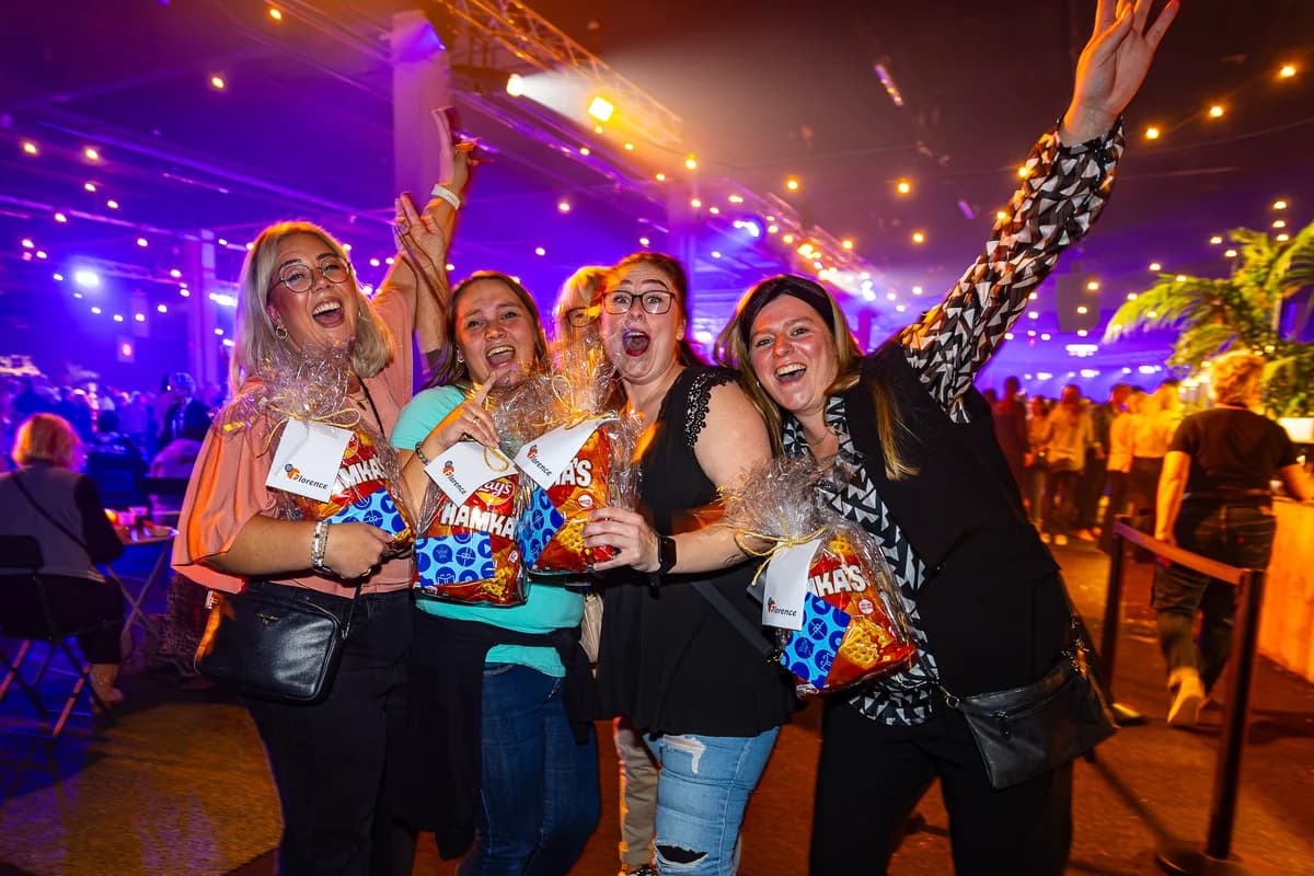 QuizX pubquiz show enthousiaste deelnemers avond
