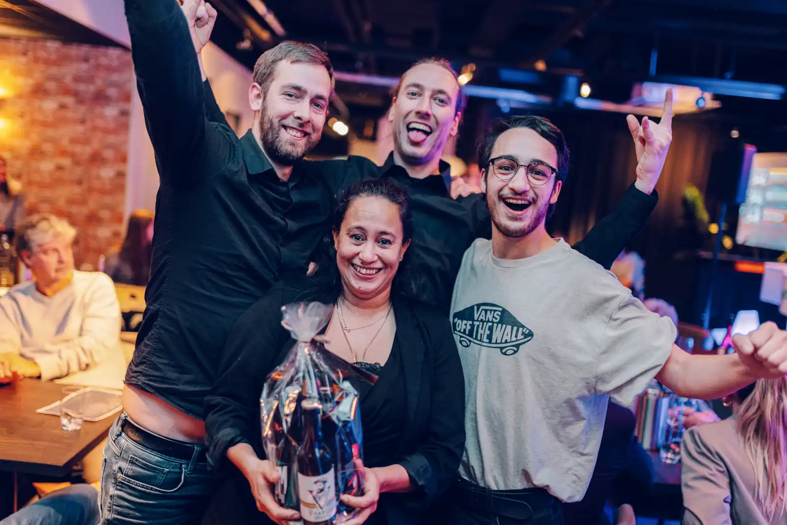 Crazy Disco Bingo feest met groot publiek