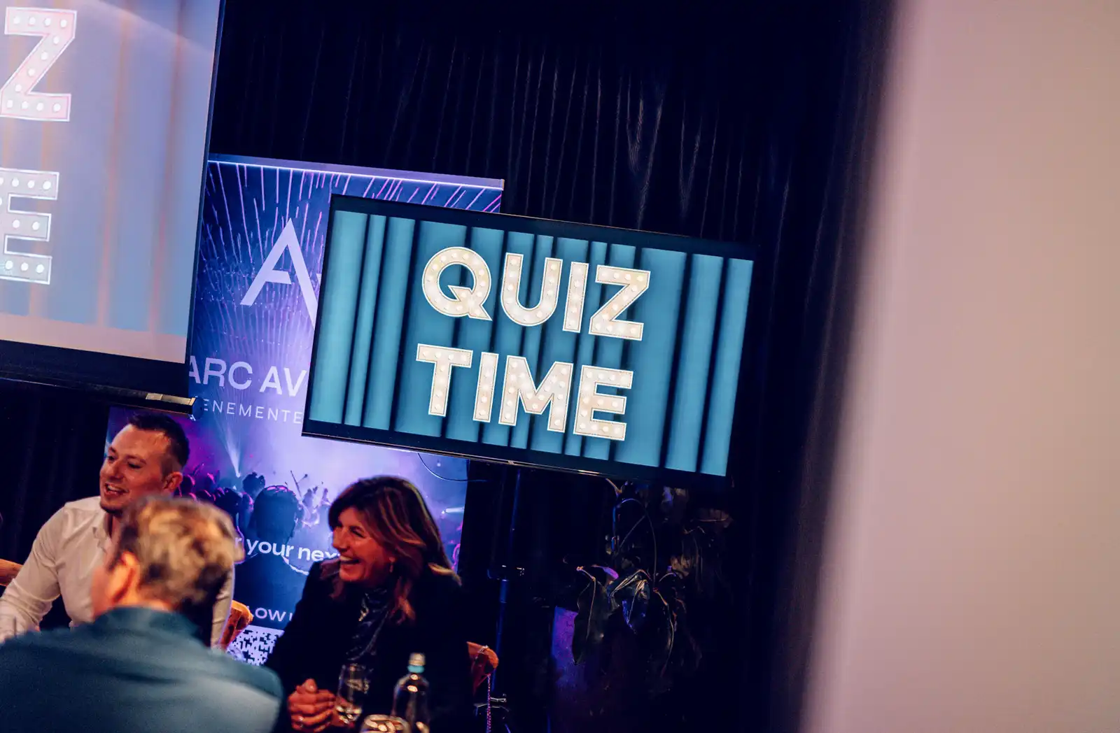 QuizX pubquiz show met groot publiek
